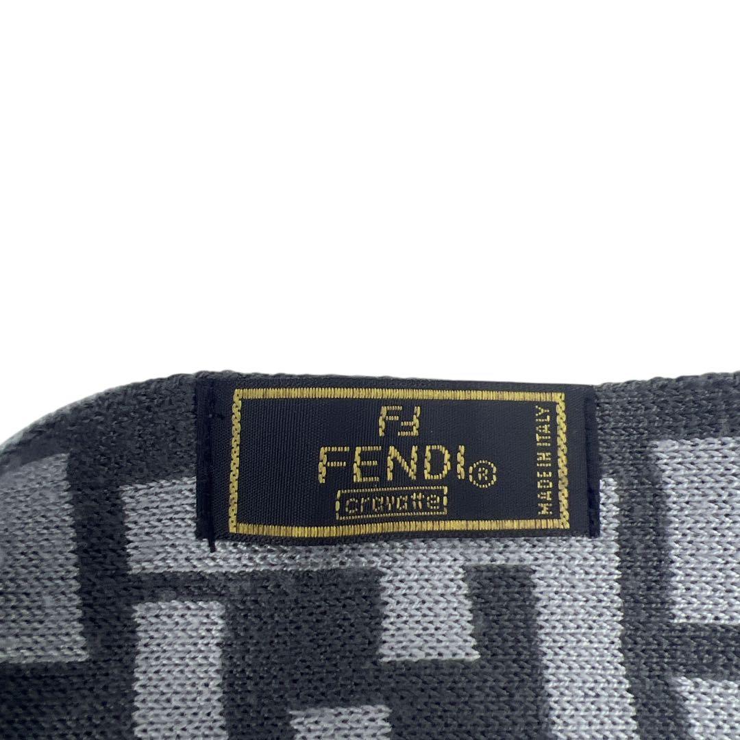 【美品】FENDIグレーのストライプとロゴのズッカ柄マフラー