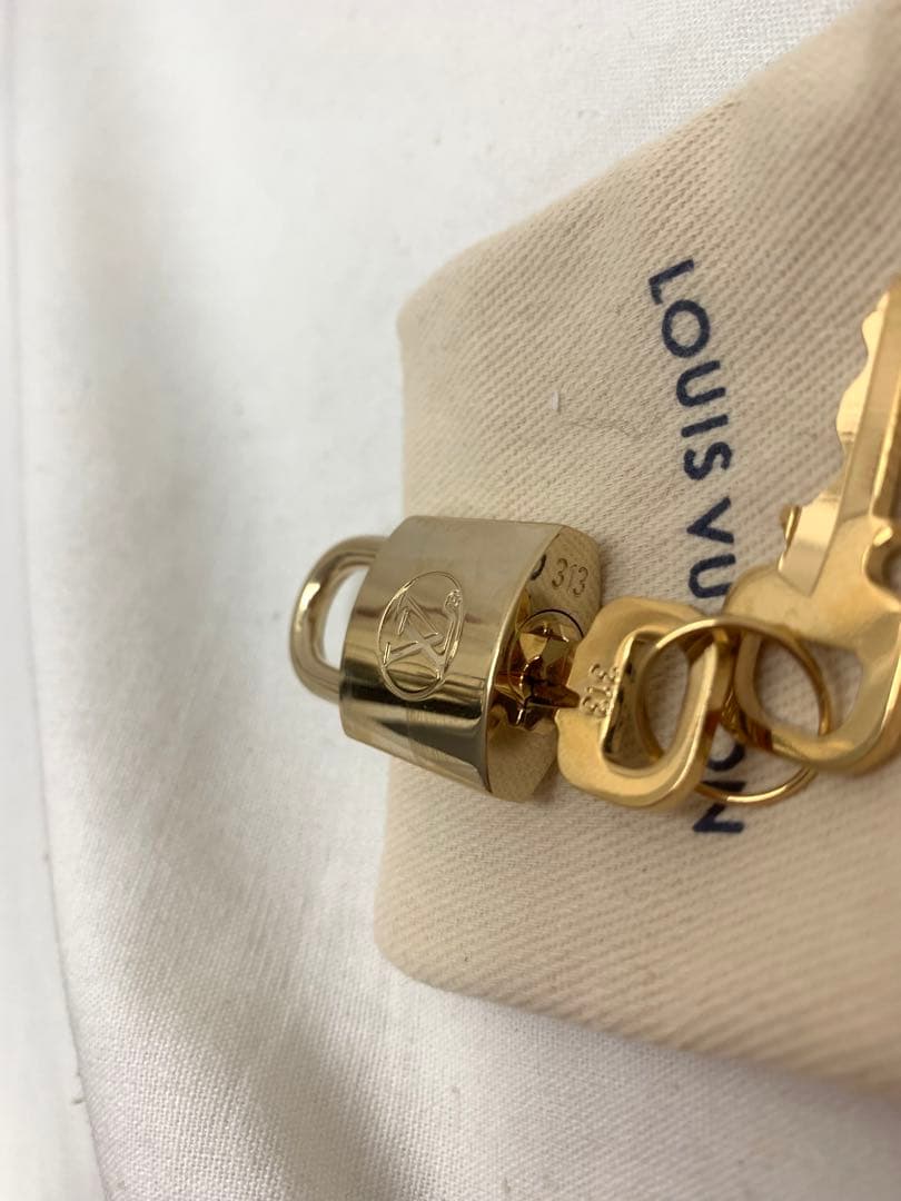 Louis Vuitton ゴールドチャーム 鍵付き
