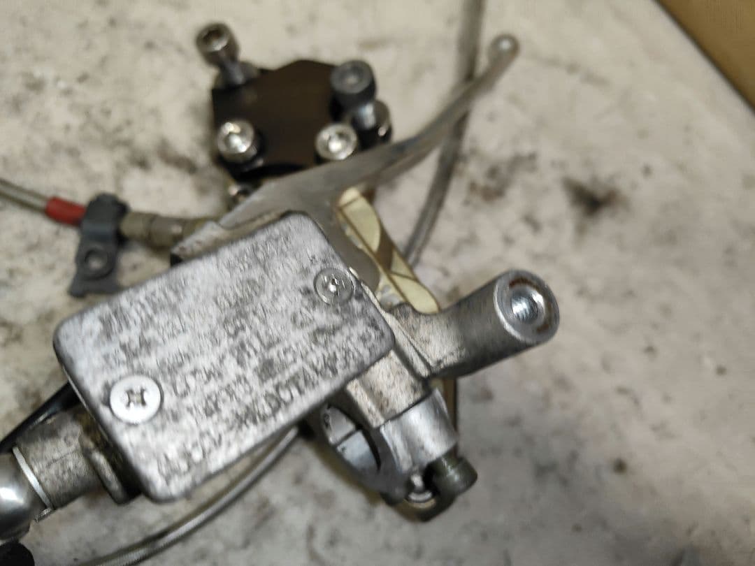 SE44J 2型 シグナスX 用 4ポッドブレンボ フランドー製サポート付き