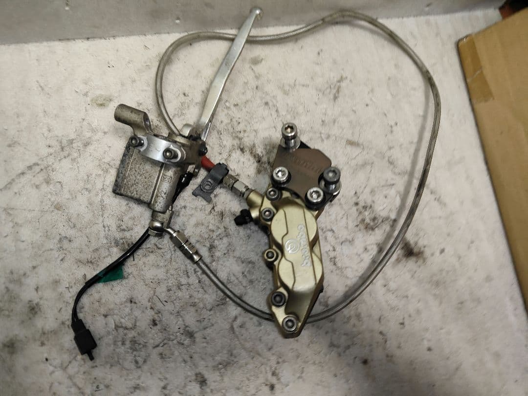 SE44J 2型 シグナスX 用 4ポッドブレンボ フランドー製サポート付き