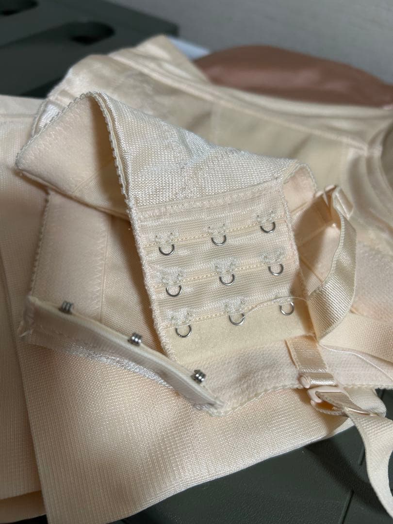 ブライダルインナーセット　ベージュ　バストF75 バスト98