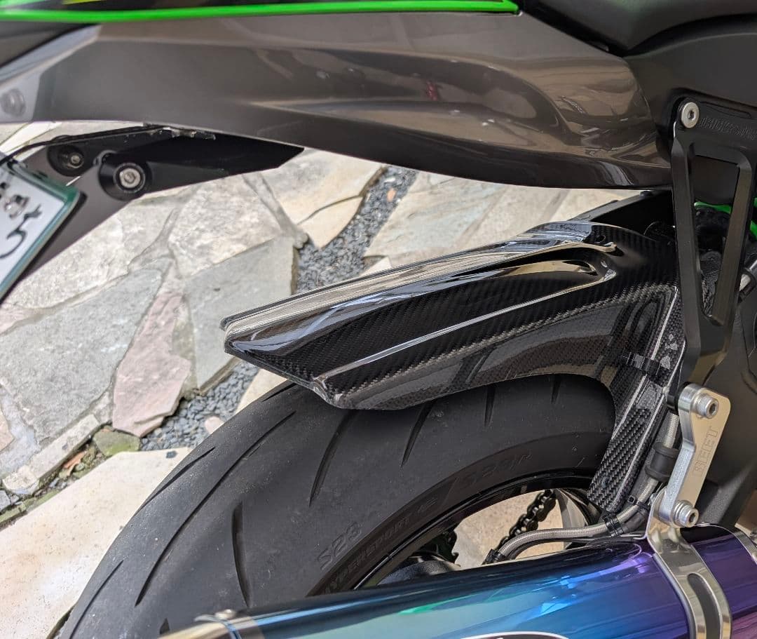 ＺＸ１０R カーボン リアフェンダー マジカルレーシング