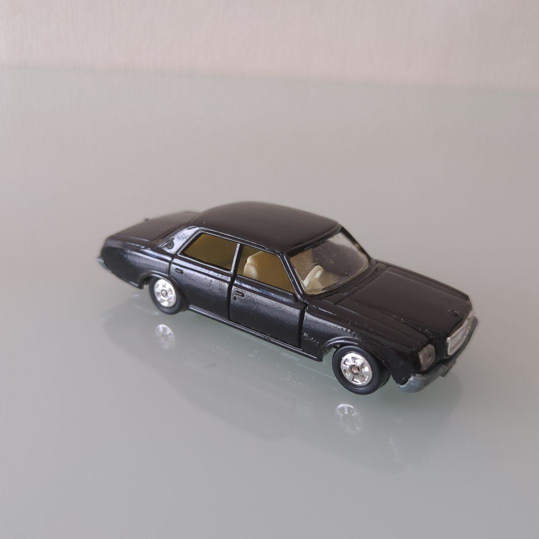 黒箱 トミカ トヨタセンチュリー 色指定箱