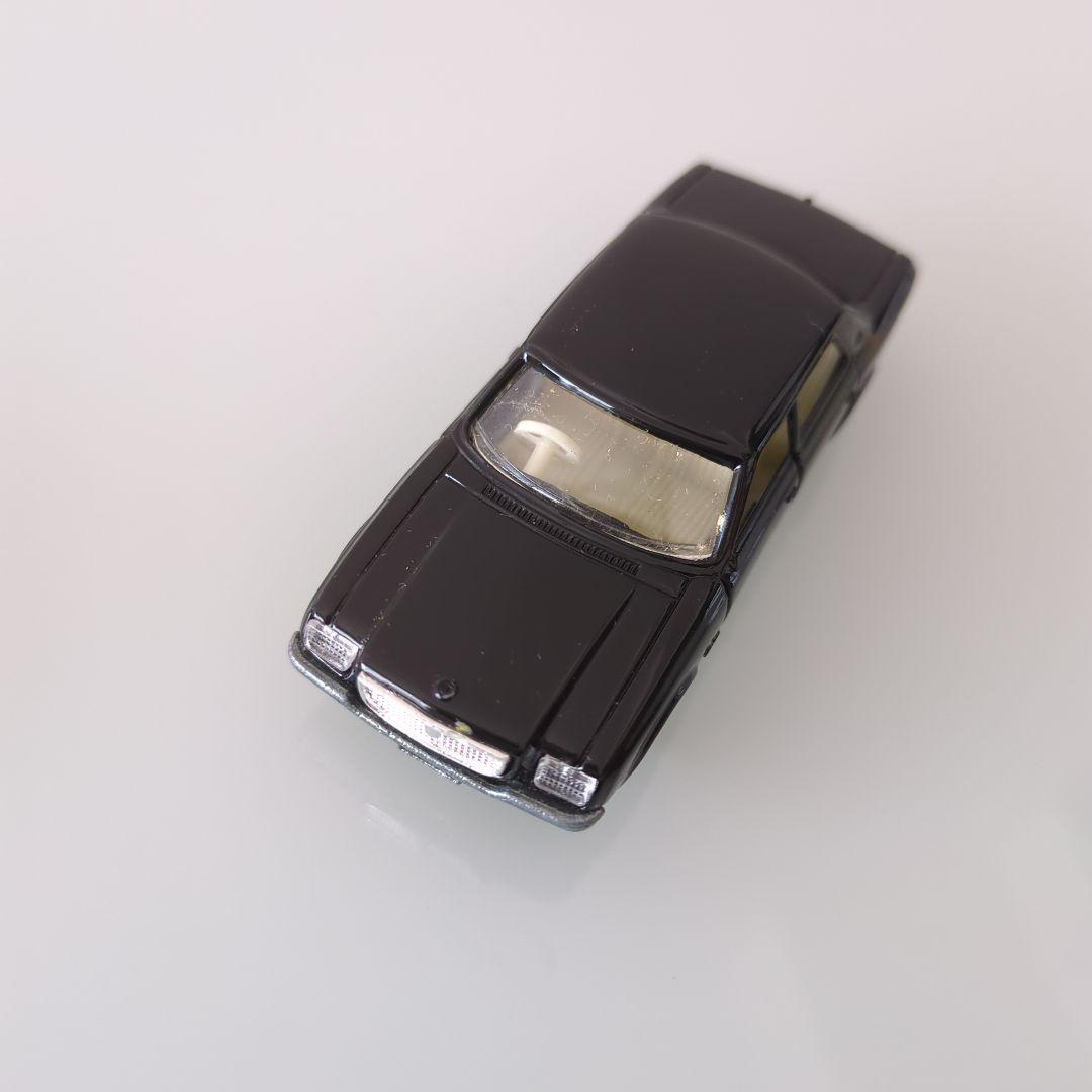 黒箱 トミカ トヨタセンチュリー 色指定箱