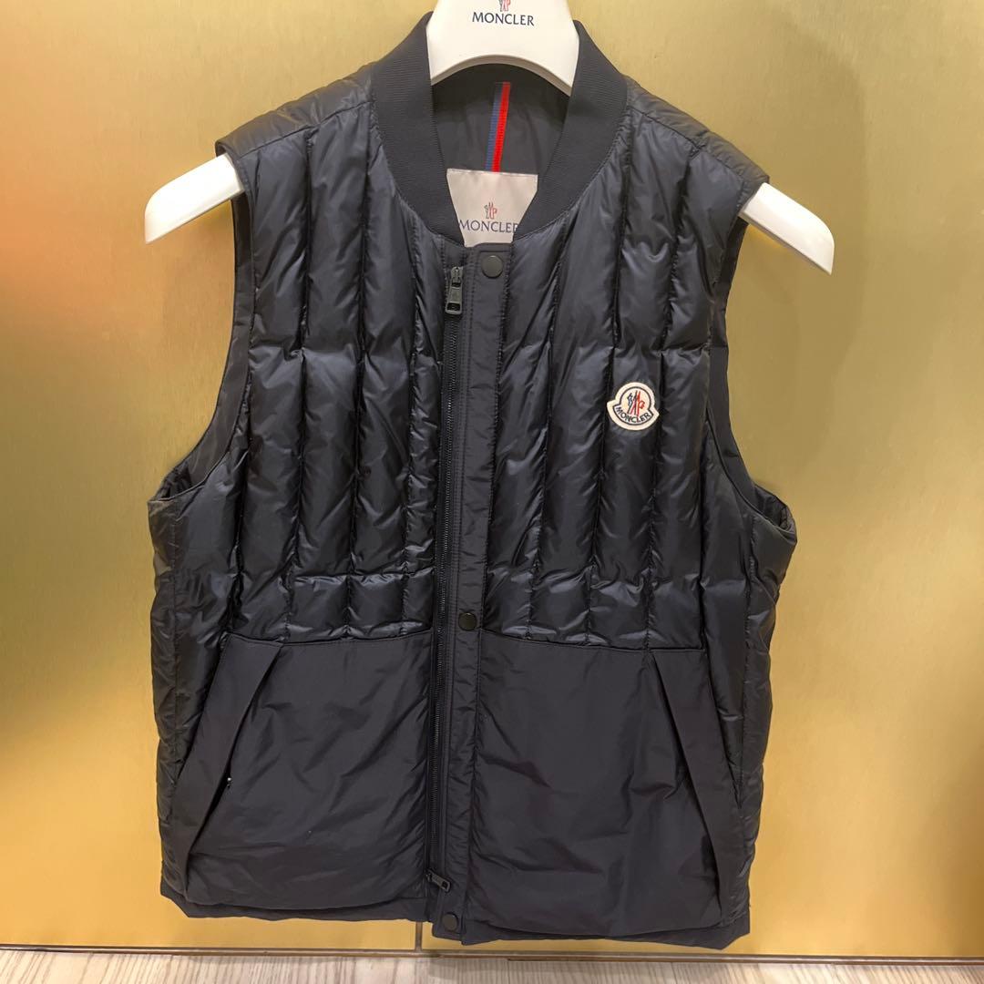 ＠*海様 MONCLER ネイビー ダウンベスト