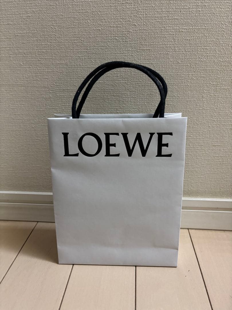 LOEWE ESENCIA Eau de Parfum 専用ボックス付き