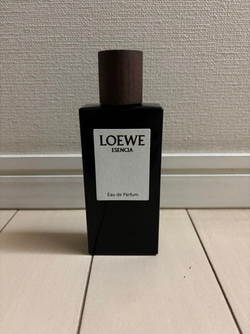 LOEWE ESENCIA Eau de Parfum 専用ボックス付き