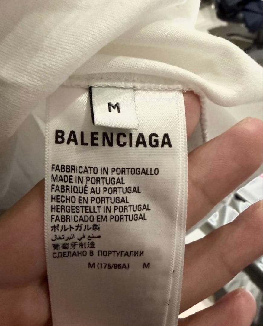 BALENCIAGA Garde-Robe ミディアムフィットTシャツです。