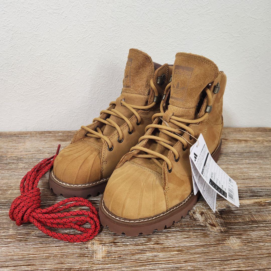 adidas オリジナルス　スーパースターブーツ