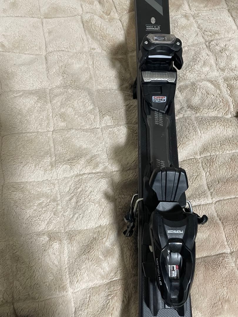 ■スキーセット　VOLKL DEACON 75 BLACK（161㎝）