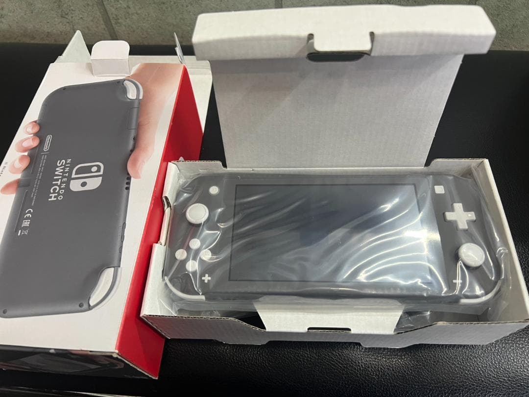 Nintendo Switch Lite HDH-001　未使用　開封のみ