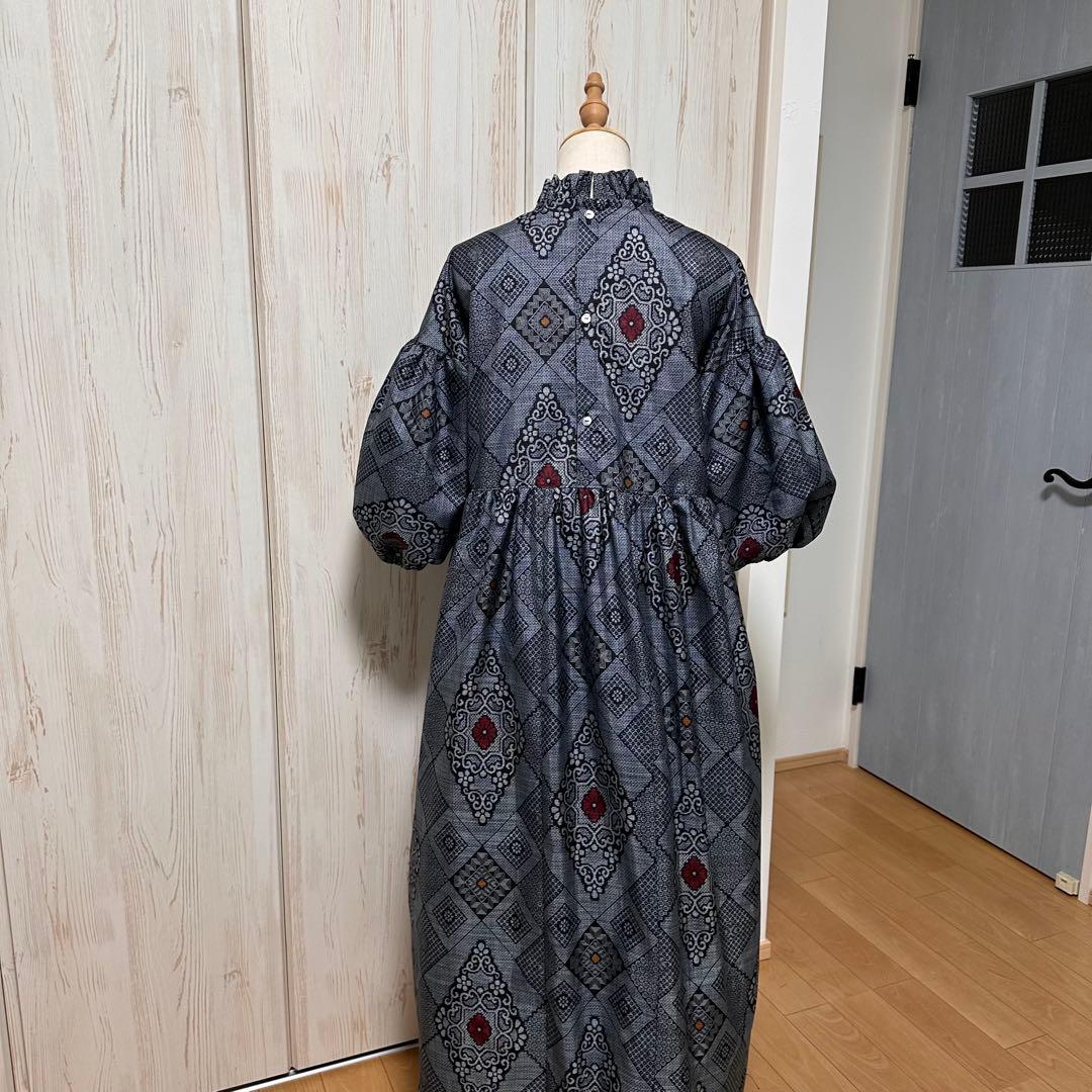 着物リメイク 大島紬からフリル襟の後ろボタンワンピース(L)