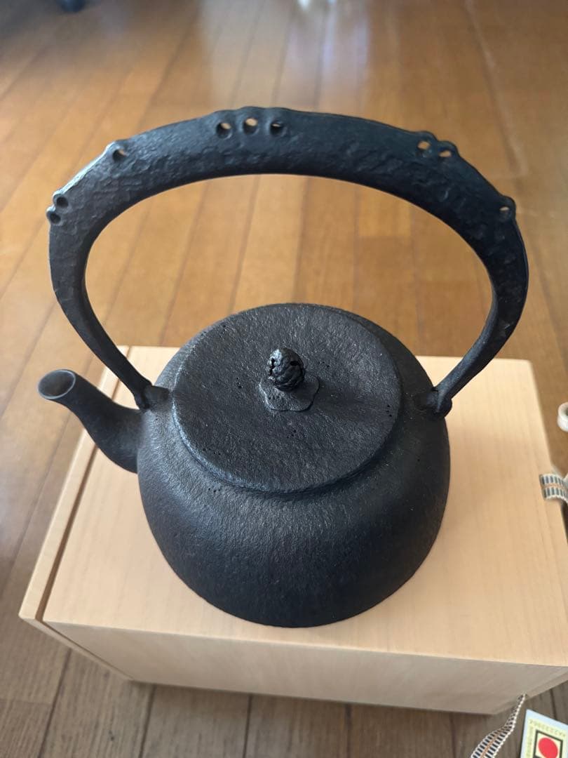 南部鉄器　小泉仁左衛門　鉄瓶