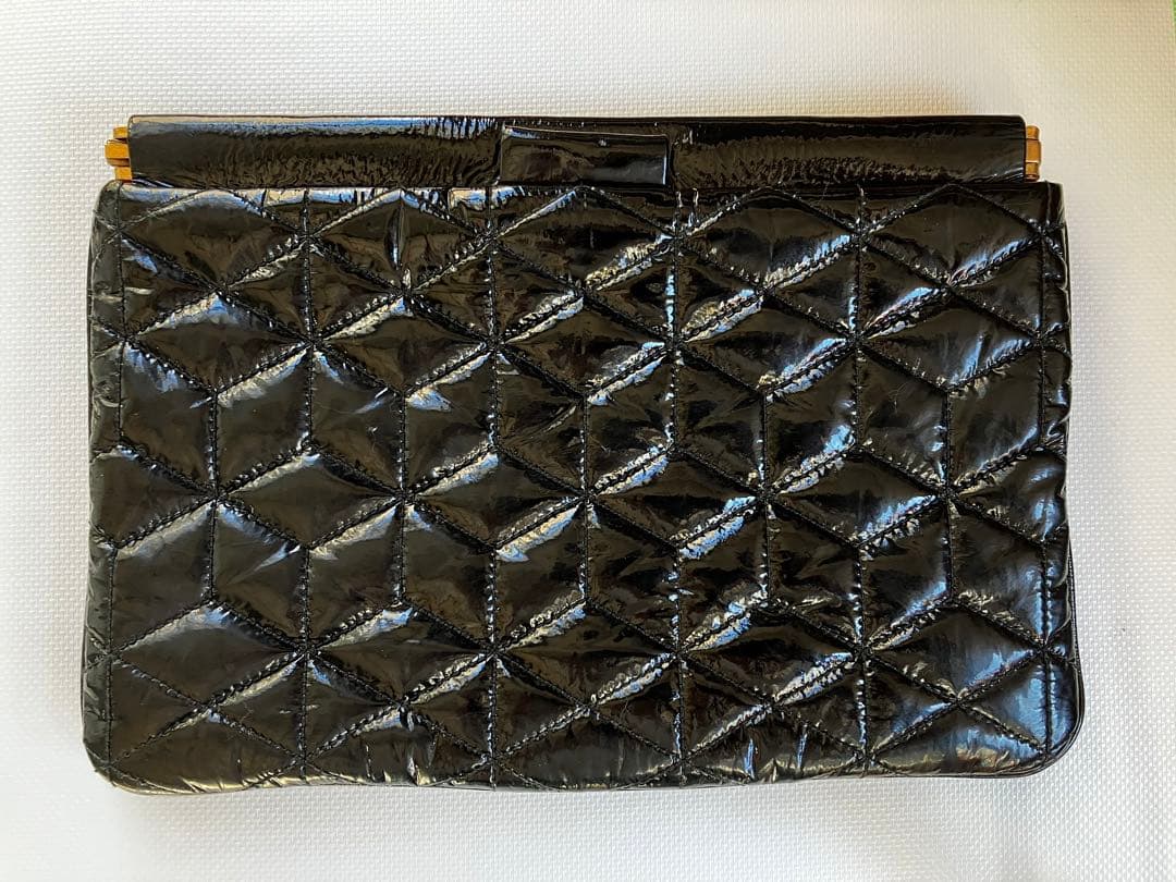 miumiu エナメルクラッチバッグ　ミュウミュウ