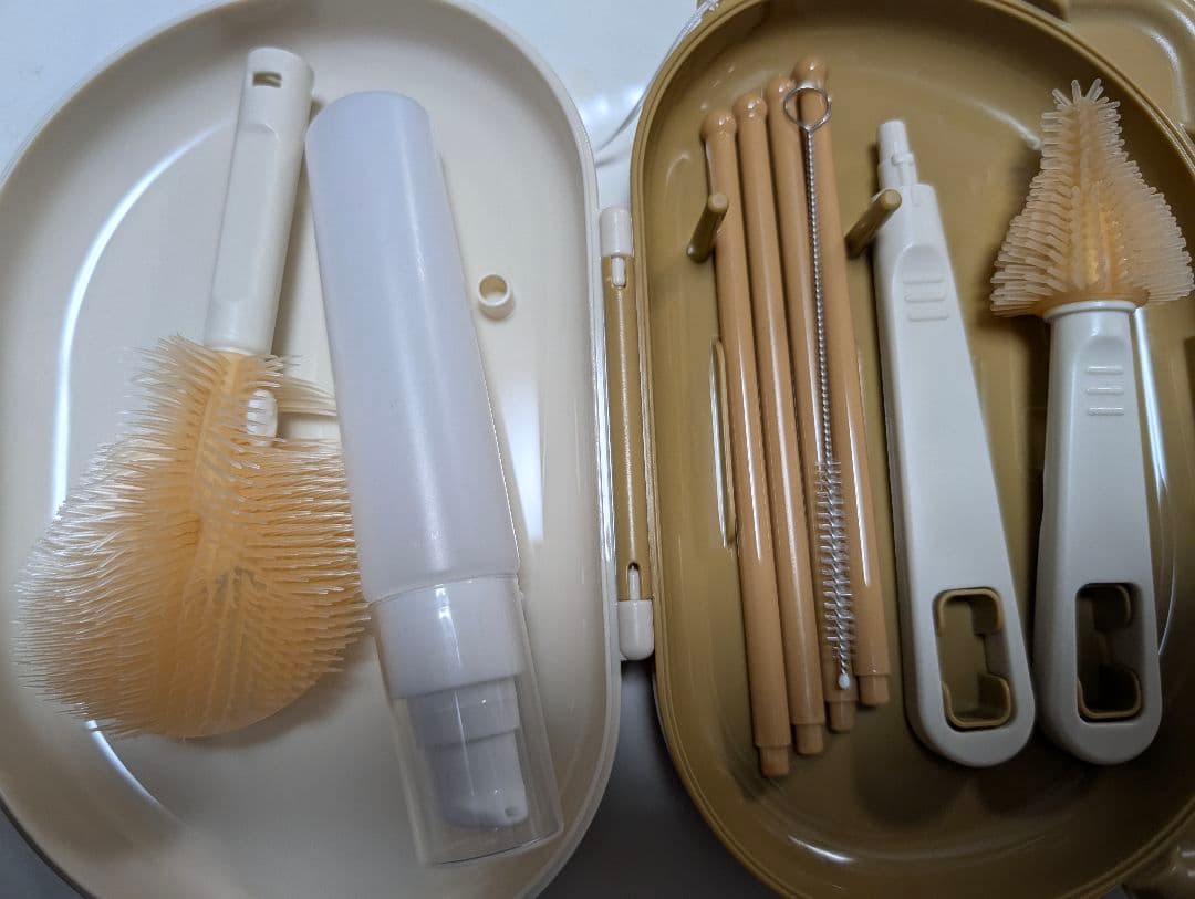 三連休値下げ！森永はくぐみ 4箱 専用保存容器付き（容器のみ使用）哺乳瓶ブラシ付