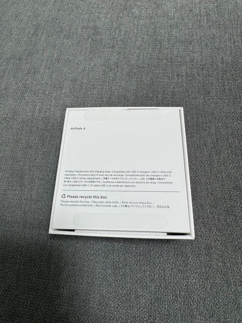美品！Apple AirPods4 本体 ホワイト 充電ケース付き