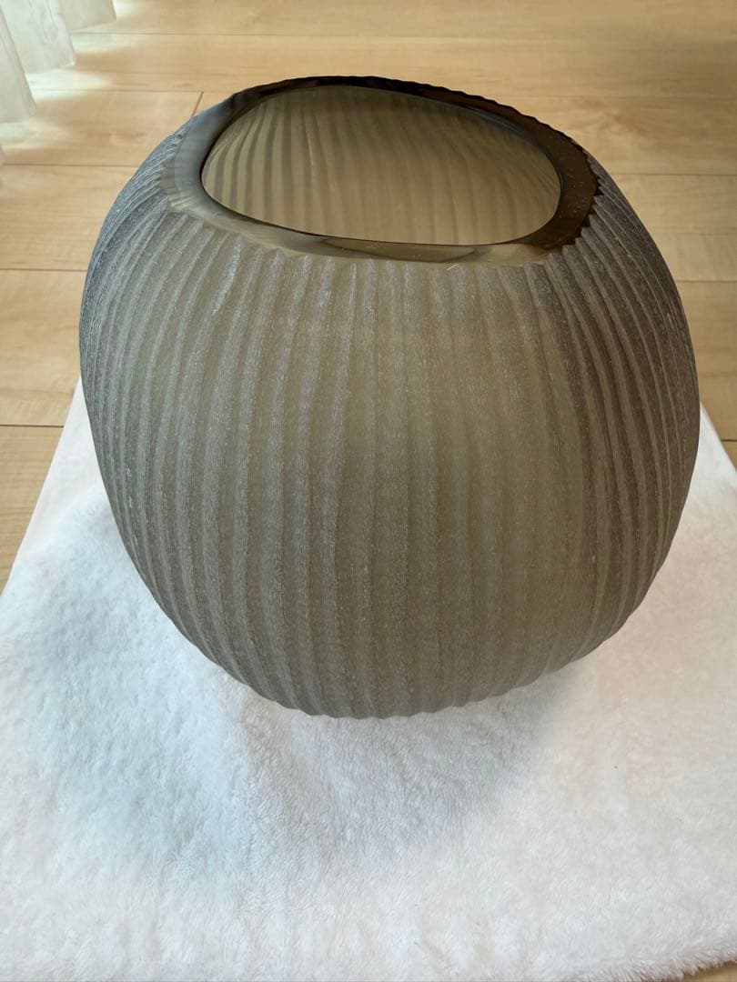 花瓶・フラワースタンド GUAXS NAGAA M / smokegrey