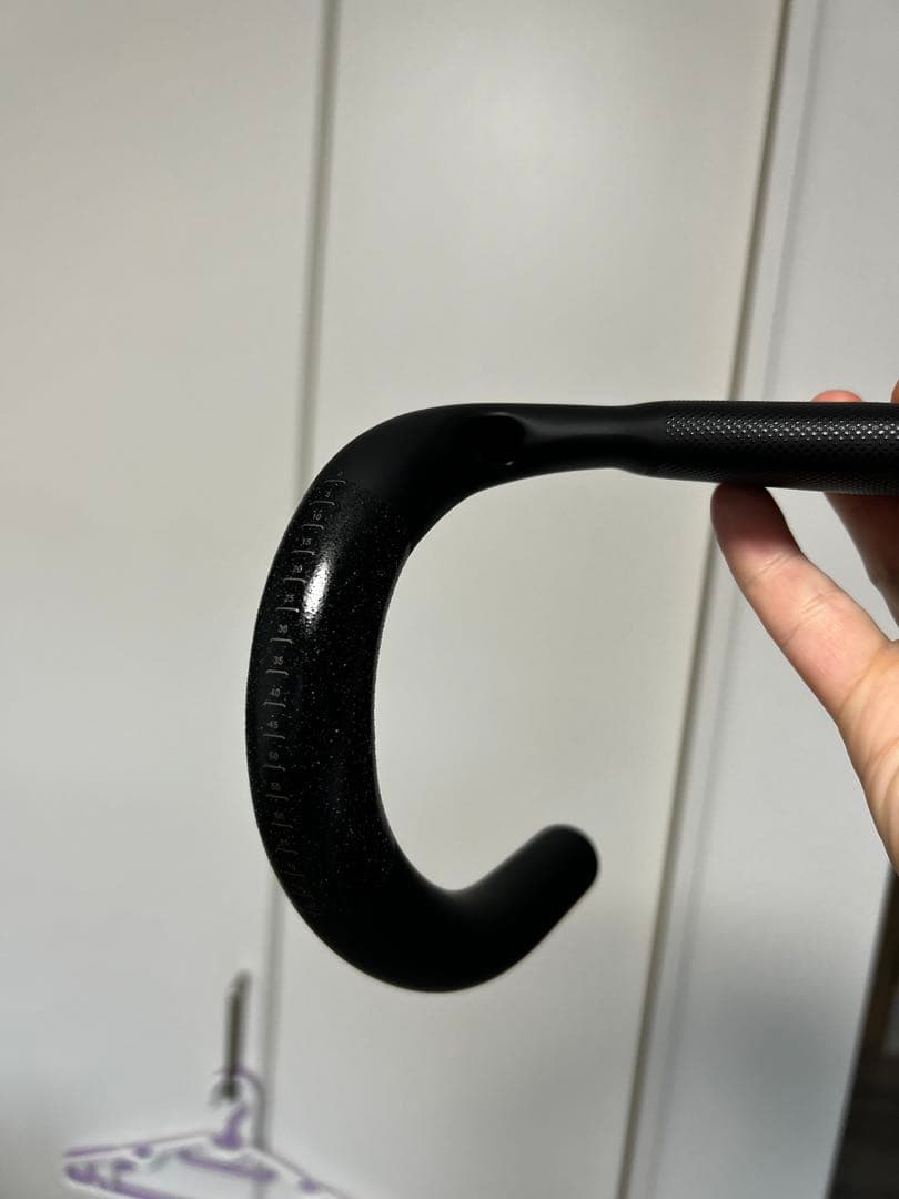 新品　エアロフライ2風　ドロップハンドル　カーボン　ケーブル内装　ロード　軽量