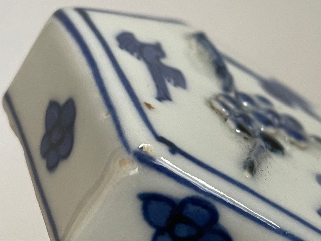 陶芸家　川瀬竹春　古染付写　六角　香合　梅に鶯　箱なし