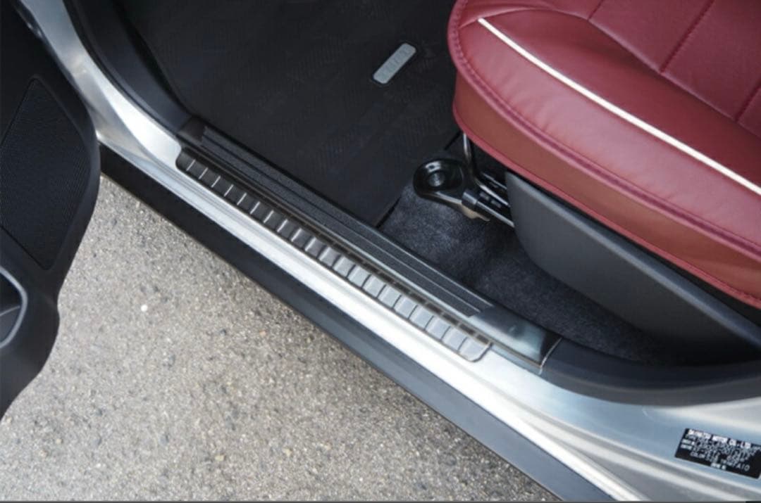 スカッフプレートカバー　ガーニッシュ　ダイハツ　タフト　フロント・リアセット