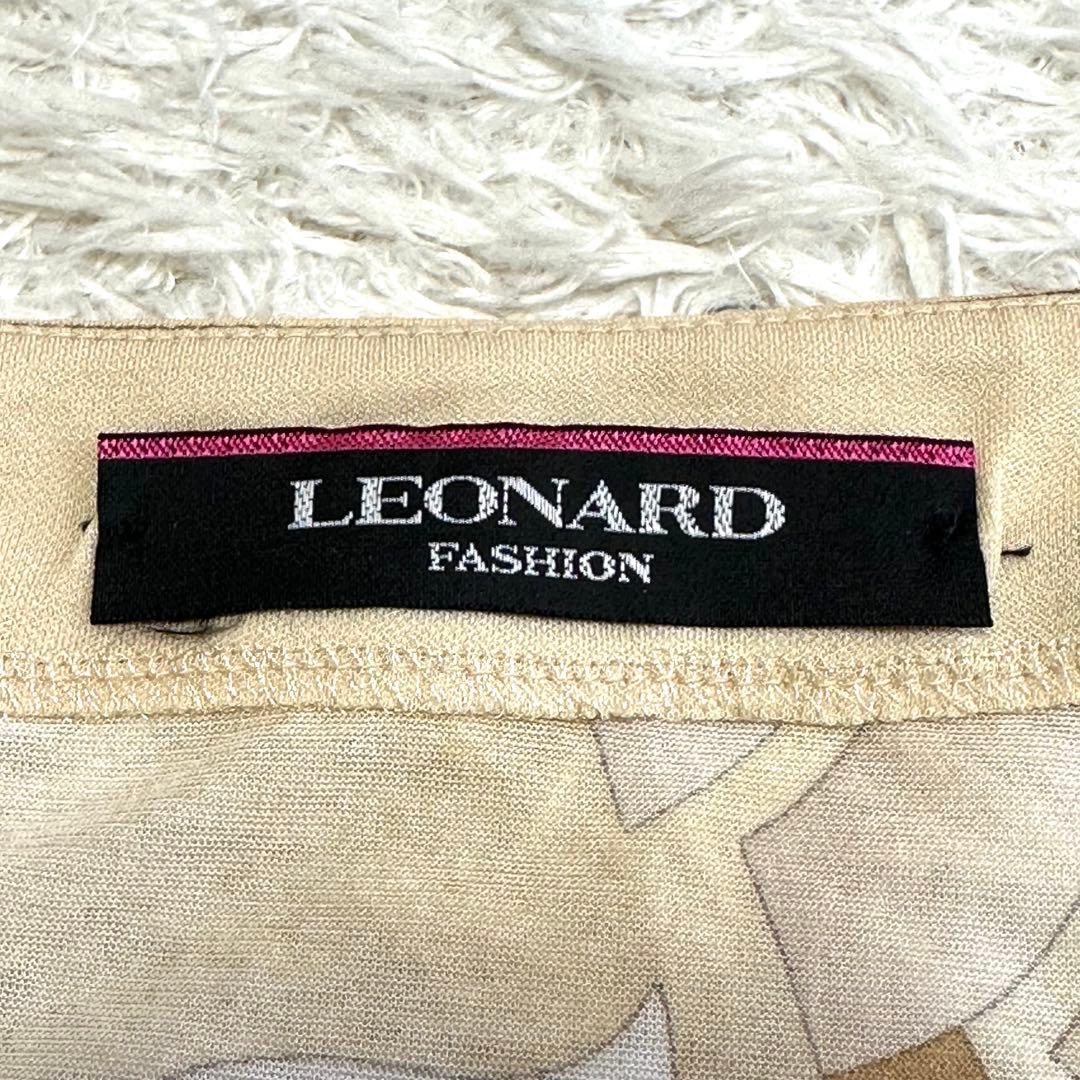 【美品】レオナール トップス カンカン素材 花柄 総柄 ブラウン系 L