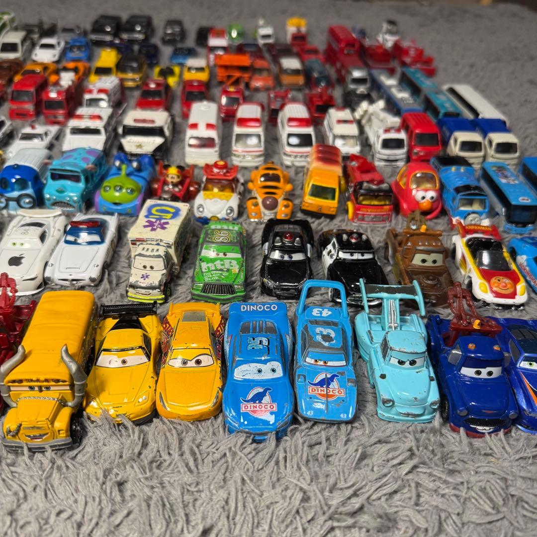 トミカ　ミニカー　129個　カーズ　消防車　救急車　パトカー　キャラクター