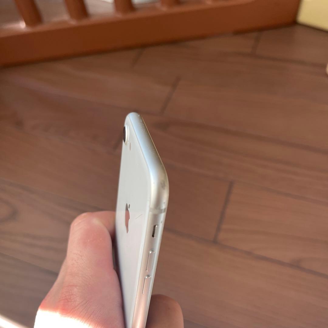 iPhone8 シルバー 256GB 側面傷あり 本体