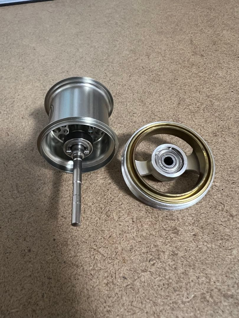 カルカッタコンクエスト50S 51S　シャロースペシャル スプール＋留め具