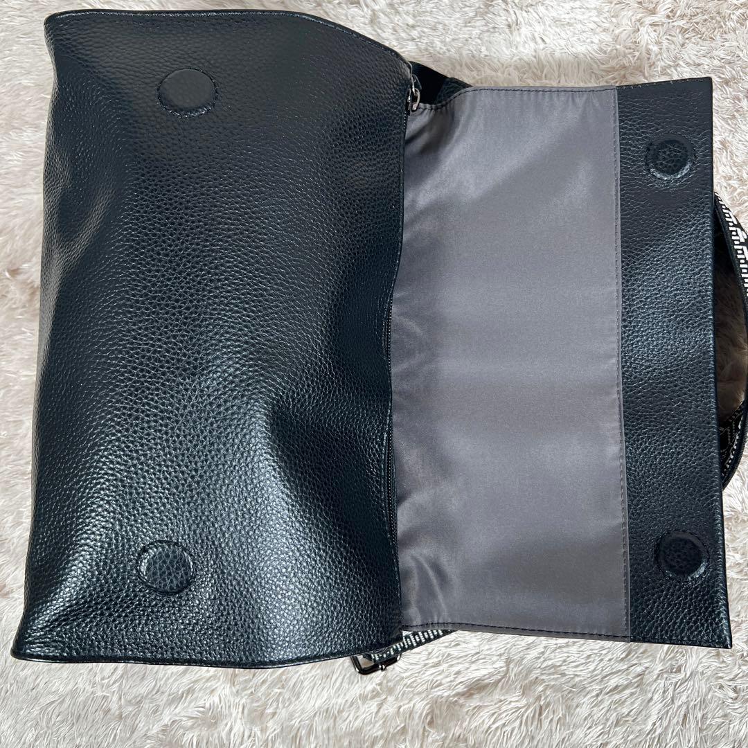 WEB限定イアパピヨネ 柄ワイドテープ ショルダーバッグ ブラック