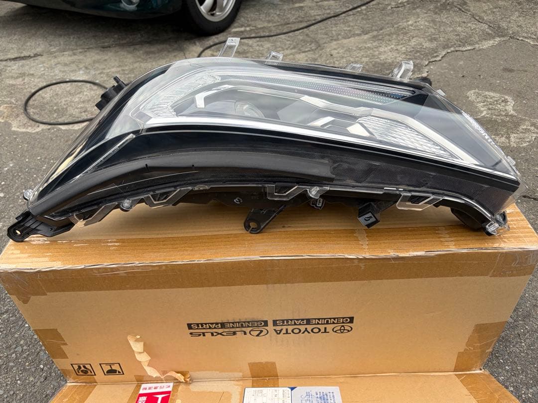 トヨタRAV4 ラヴフォー中古