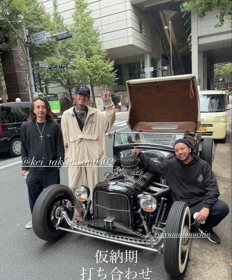 森下直哉着用 Nastoys ベロアセットアップ