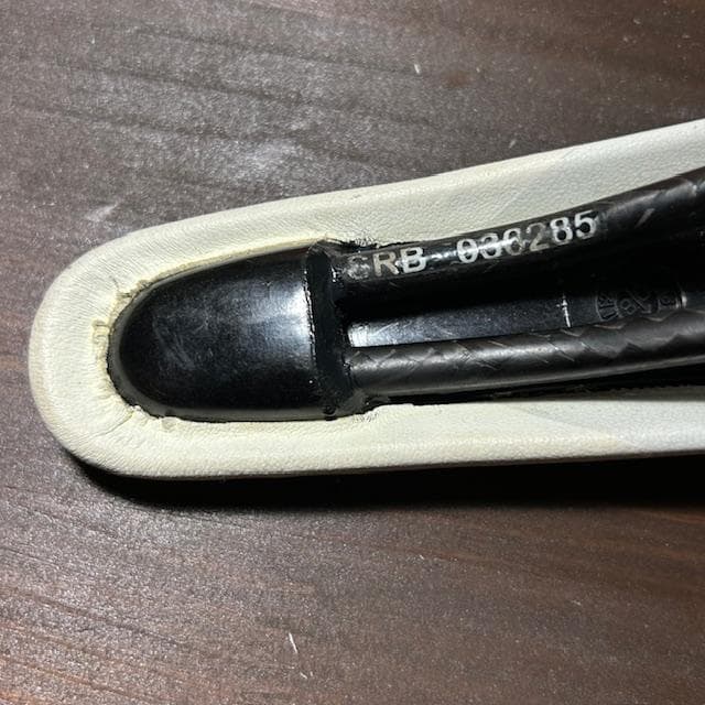 軽量フィジーク　アリオネ ホワイト　カーボンレール MINI様