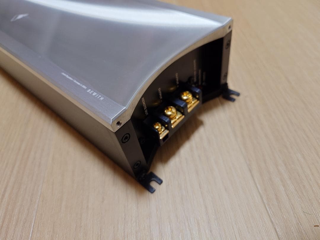 BEWITH Accurate A-100A 　ビーウィズ　安定化電源 美品