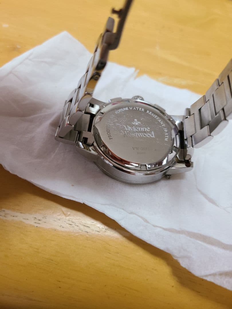 Vivienne Westwood の腕時計です(レディース用)