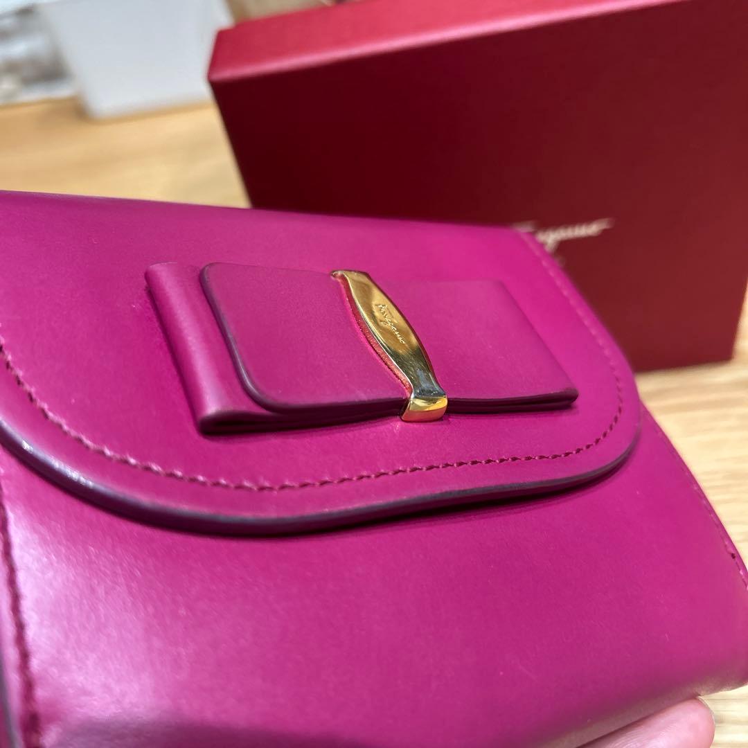 フェラガモ／二つ折り財布