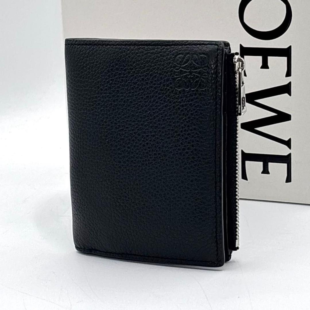 人気 ロエベ コンパクトウォレット 二つ折り財布 黒 レザー アナグラム