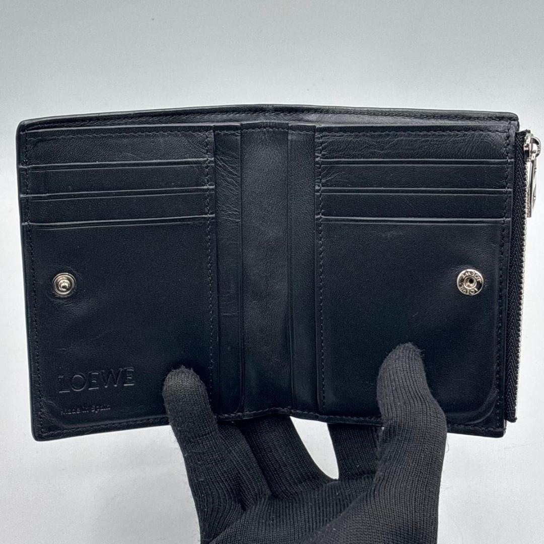 人気 ロエベ コンパクトウォレット 二つ折り財布 黒 レザー アナグラム
