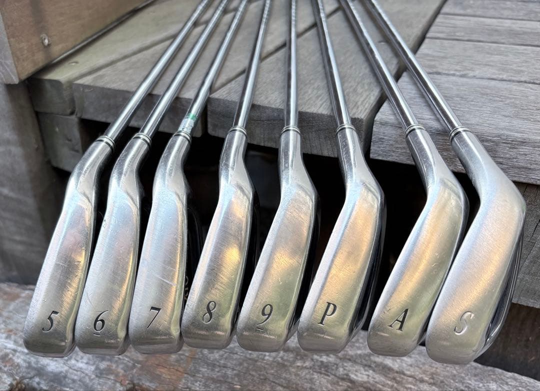 【中古】XXIO8 アイアンセット　８本　スチールR 　右利き　男性用