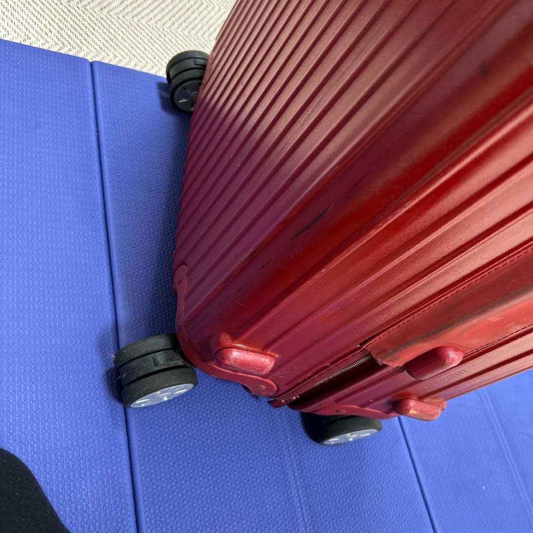 RIMOWA中型レッドキャリーケース