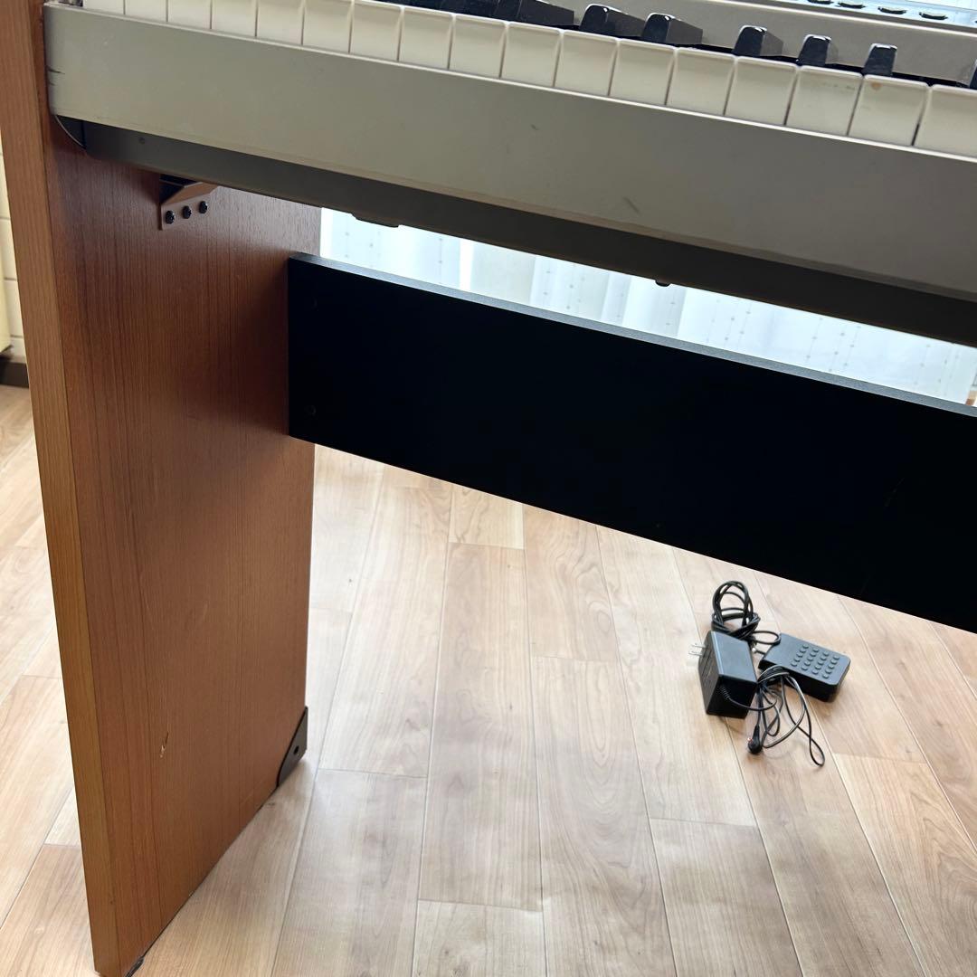 送料込み CASIO 電子ピアノ 88鍵盤 Privia PX-100