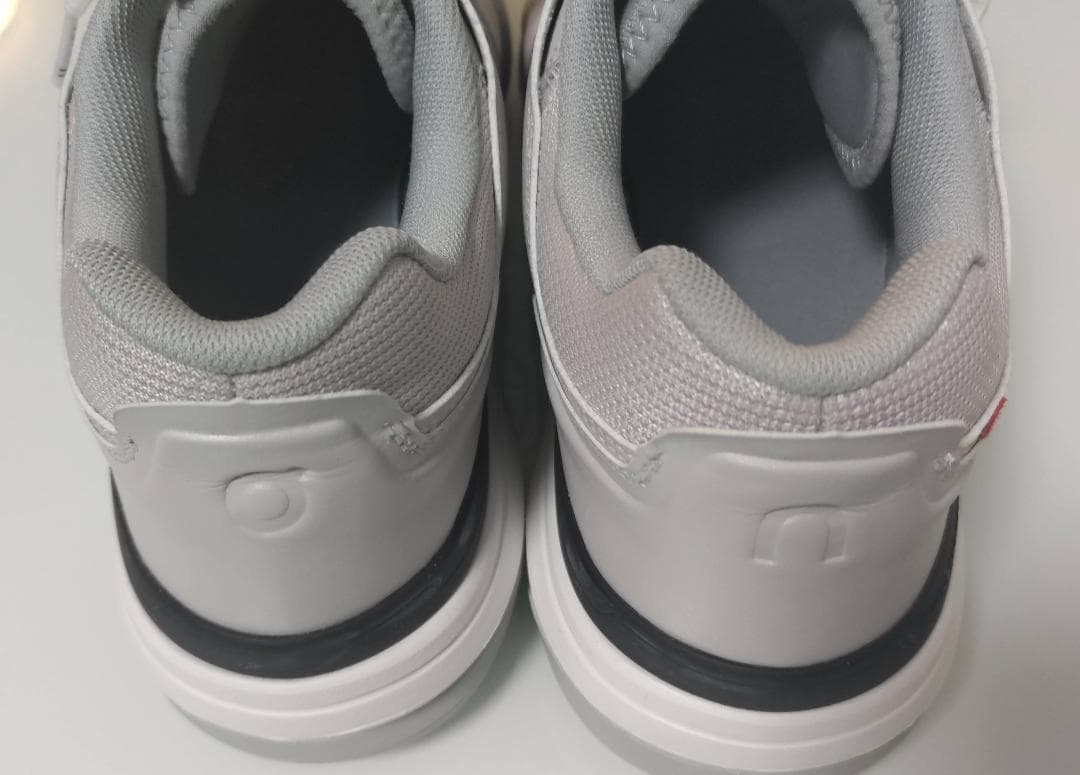 On THE ROGER Clubhouse Pro 27センチ