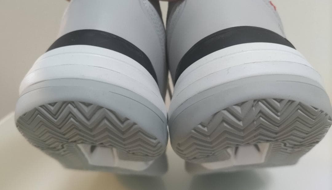 On THE ROGER Clubhouse Pro 27センチ