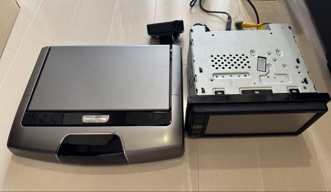 ダイハツ純正ナビ　NMZK-W69D ナビ連動ドラレコ　フリップダウンモニター