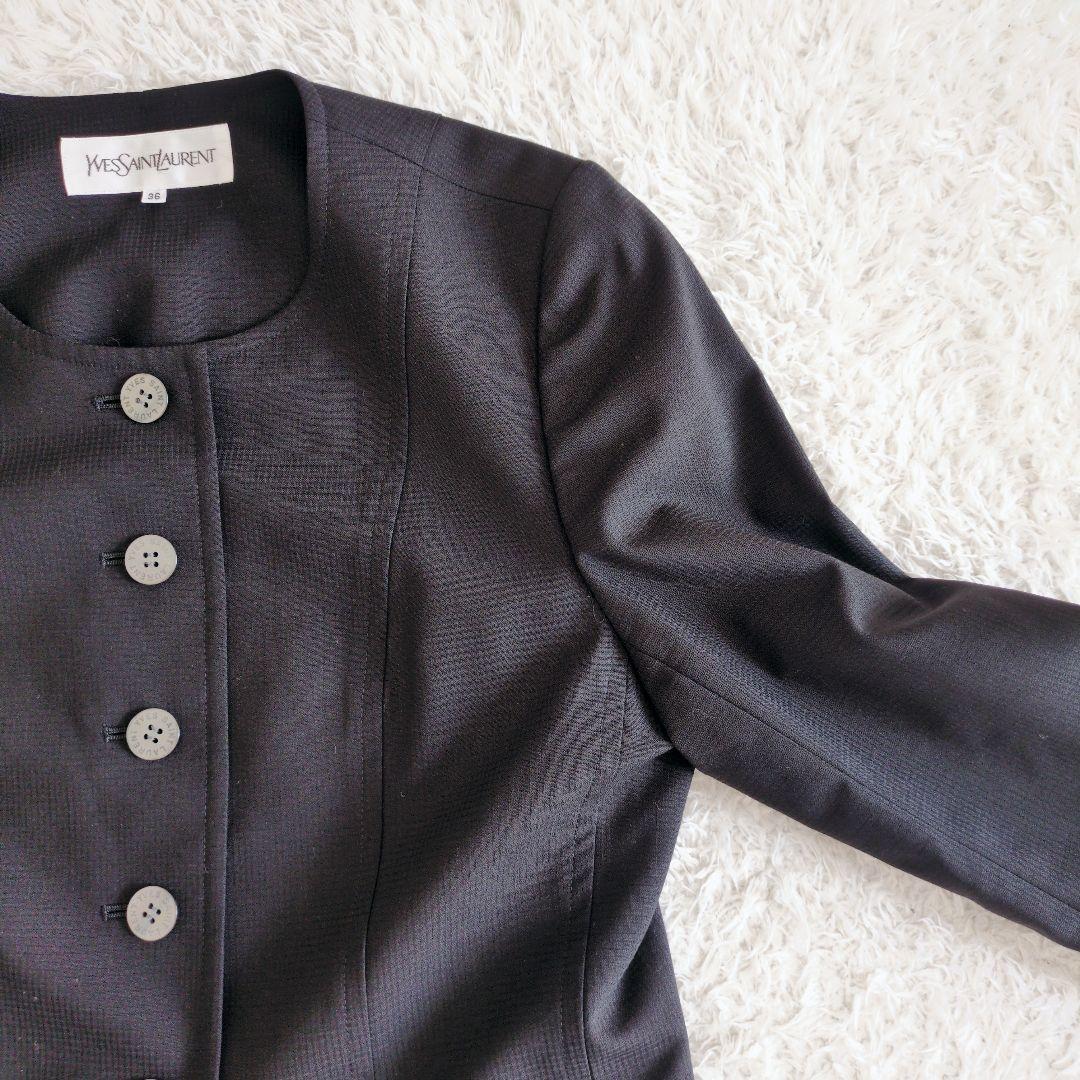 イヴサンローラン　ノーカラースカートスーツ　セットアップ　黒