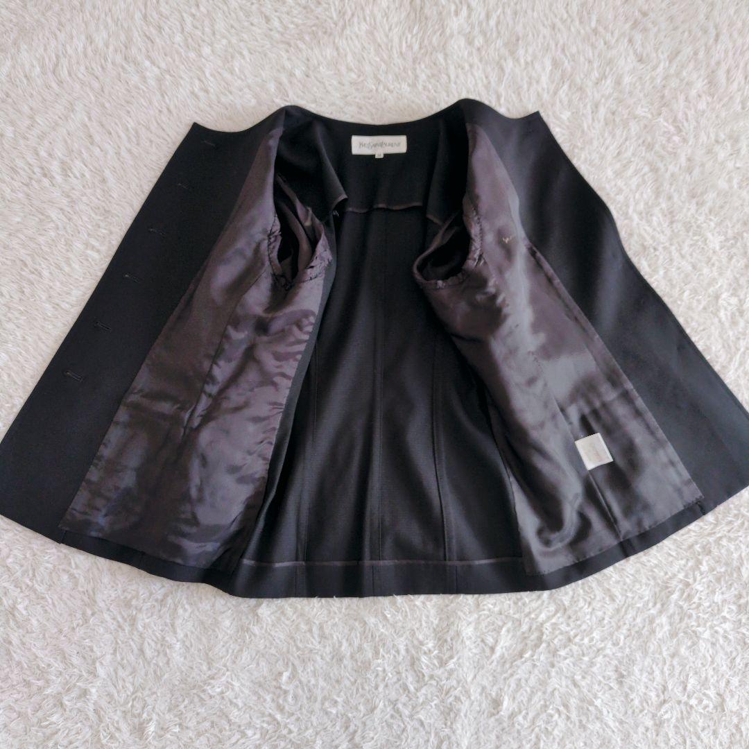 イヴサンローラン　ノーカラースカートスーツ　セットアップ　黒