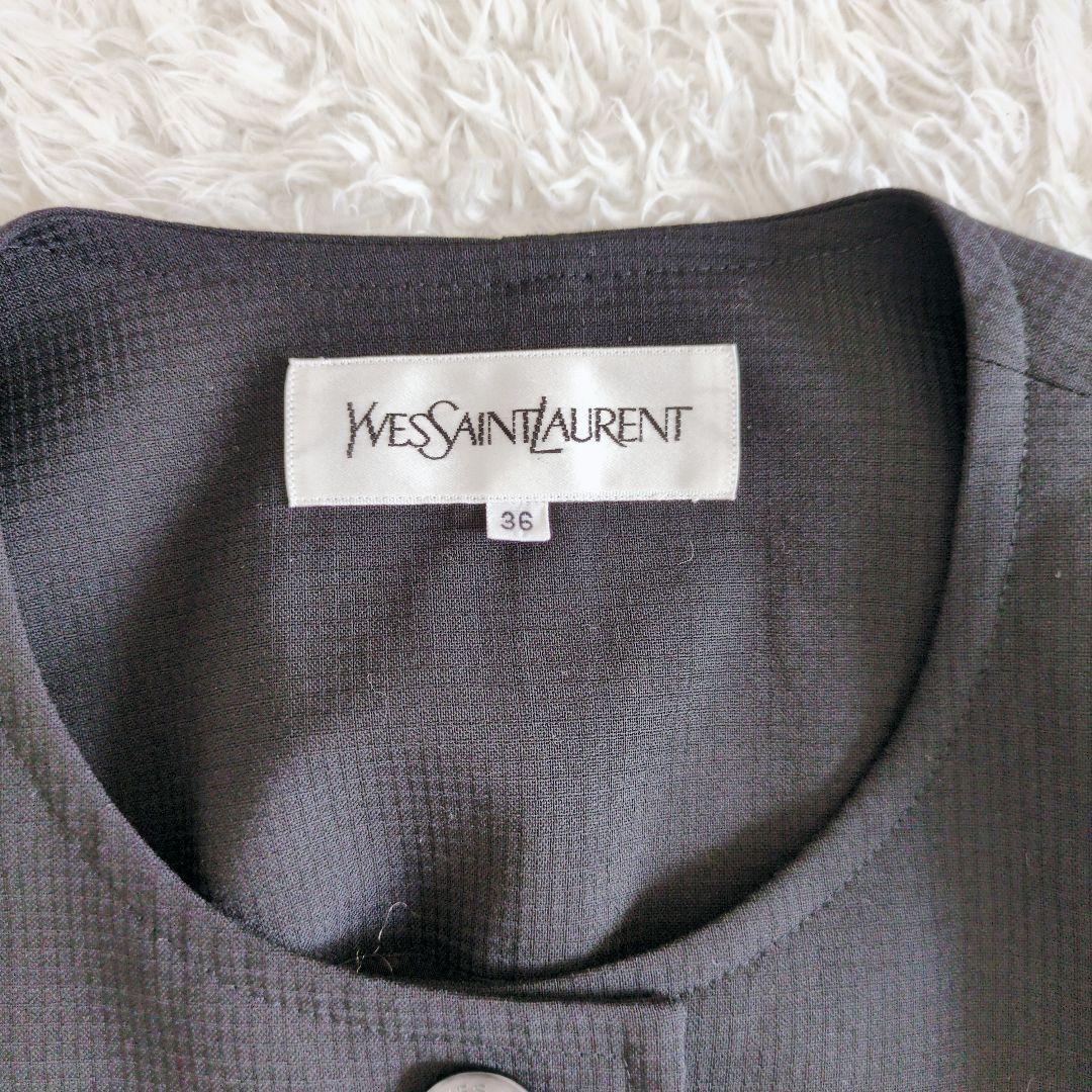 イヴサンローラン　ノーカラースカートスーツ　セットアップ　黒