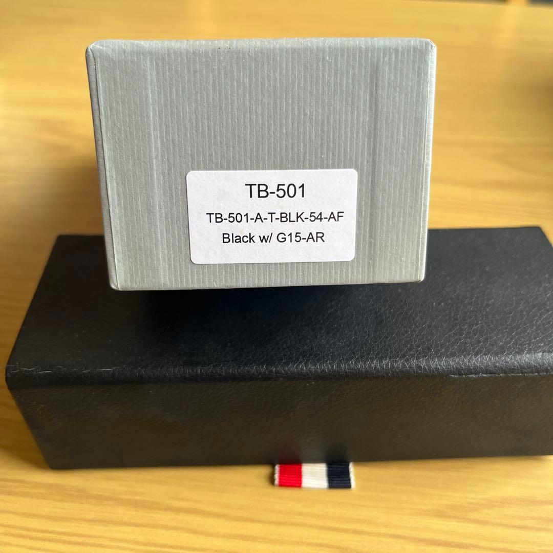 THOM BROWNE ブラックキャットアイサングラス