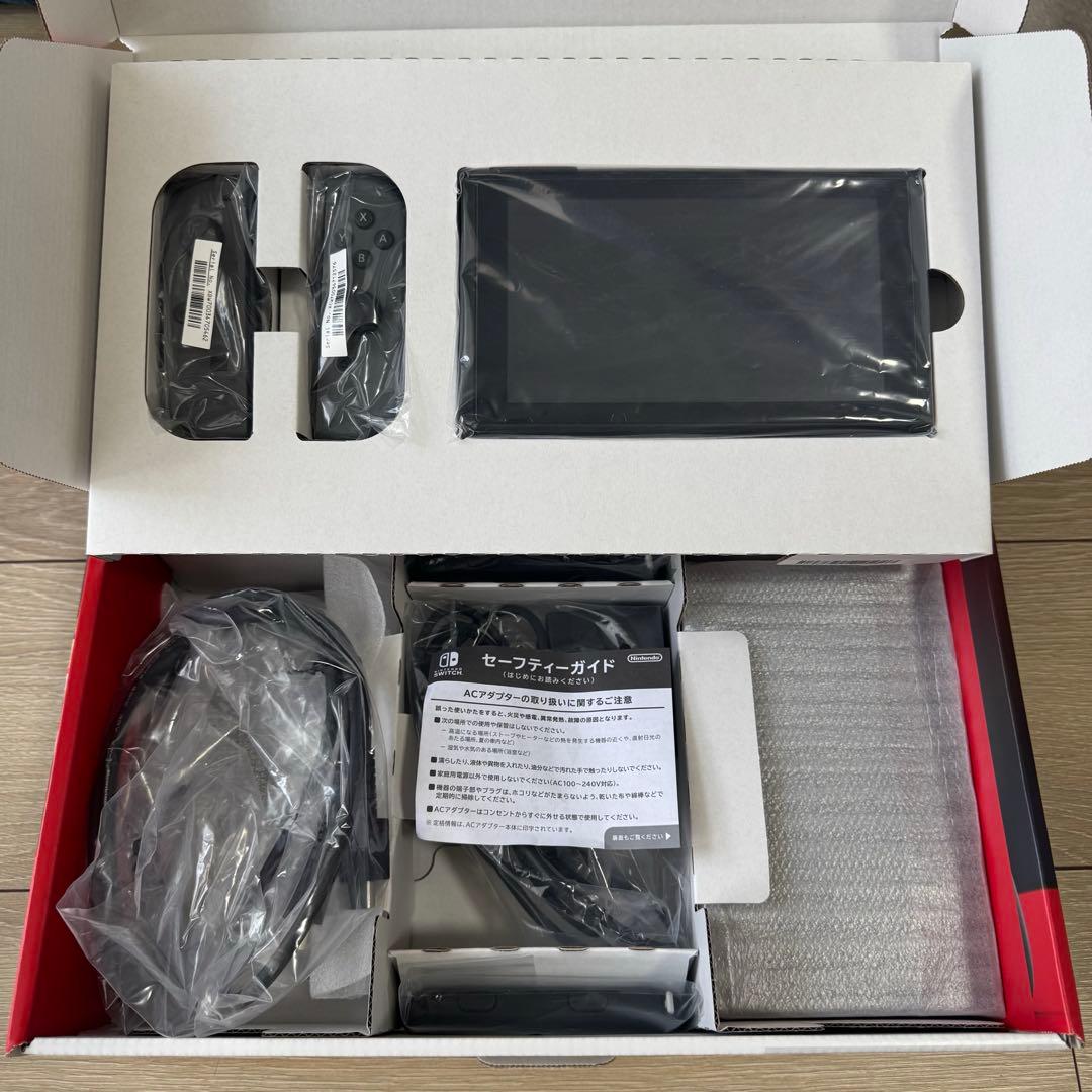 任天堂Switch 本体グレー セット【美品】【専用ケース・画面フィルム付き】