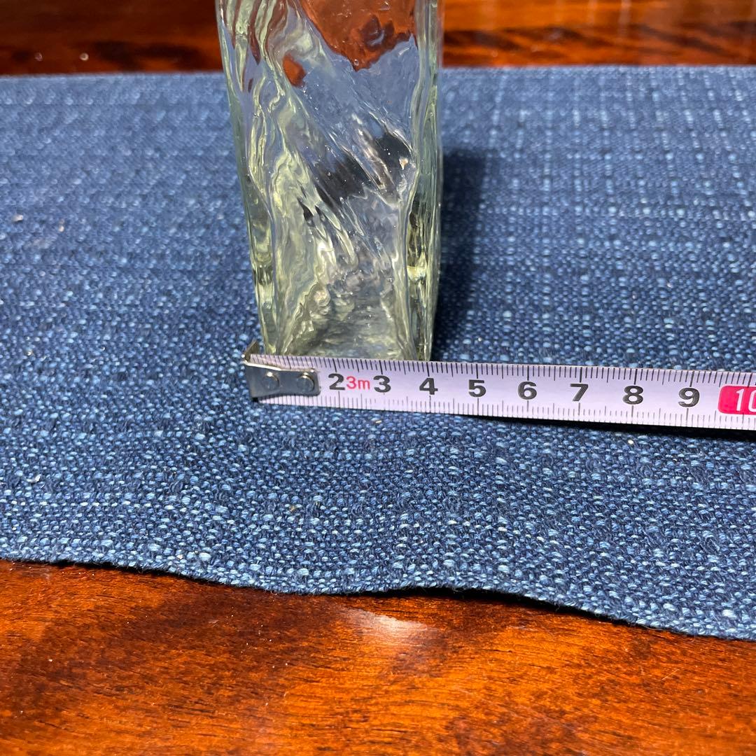 倉敷手吹カットガラス 四角形ボトル ボール型キャップ