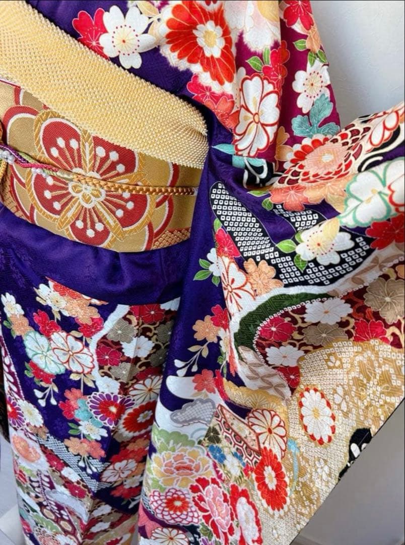 未使用品　正絹振袖フルセット　古典柄　華やかな花柄　成人式に